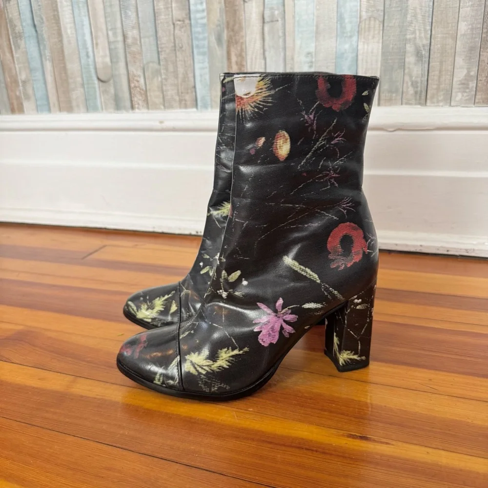 Matisse 6 Leather Floral Graffiti Posey Ankle Boot Bootie‎ Heeled Black Nastygal